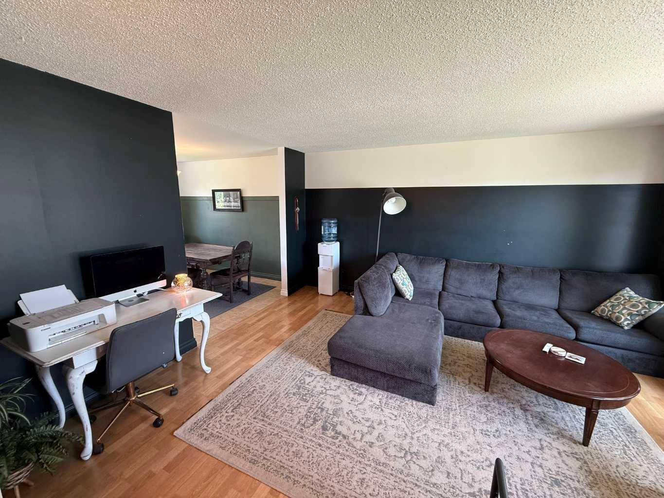 Hinton, AB T7V 1N5,132 Maple DR