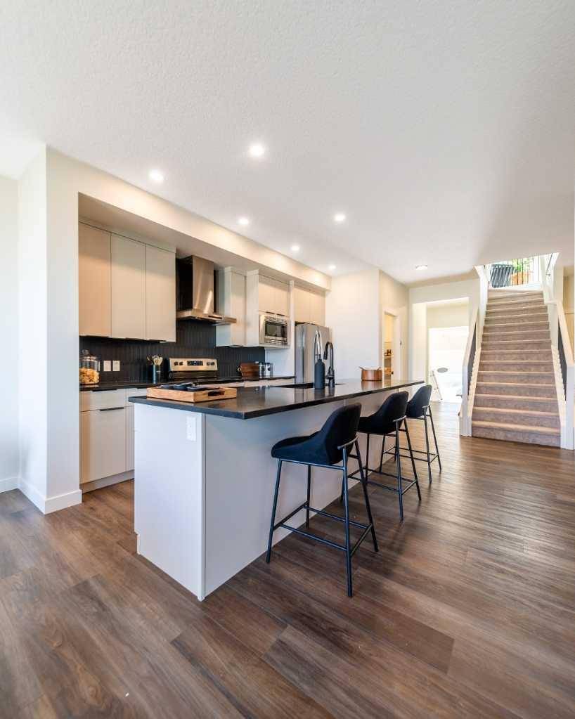 Calgary, AB T3S 0M3,405 Sora WAY SE