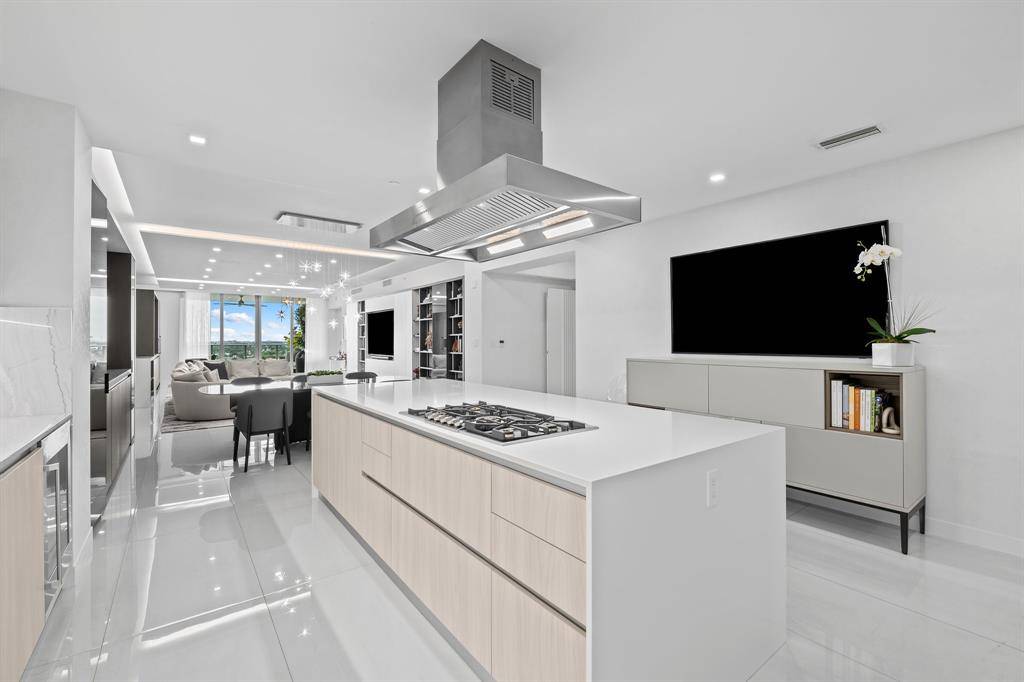 Fort Lauderdale, FL 33304,435 Bayshore Dr #PH3