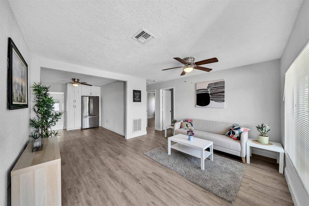 Fort Lauderdale, FL 33309,201 NW 52nd Ct