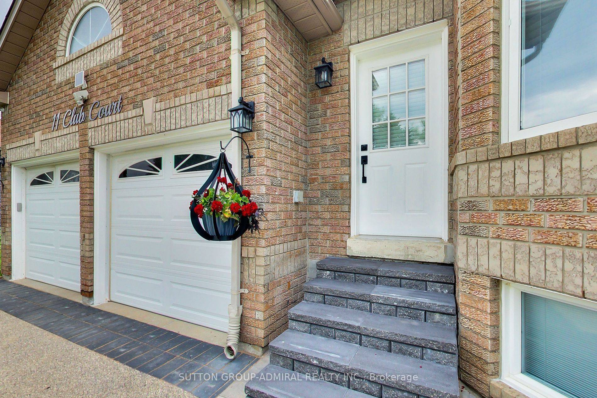 Wasaga Beach, ON L9Z 1J8,11 Club CT