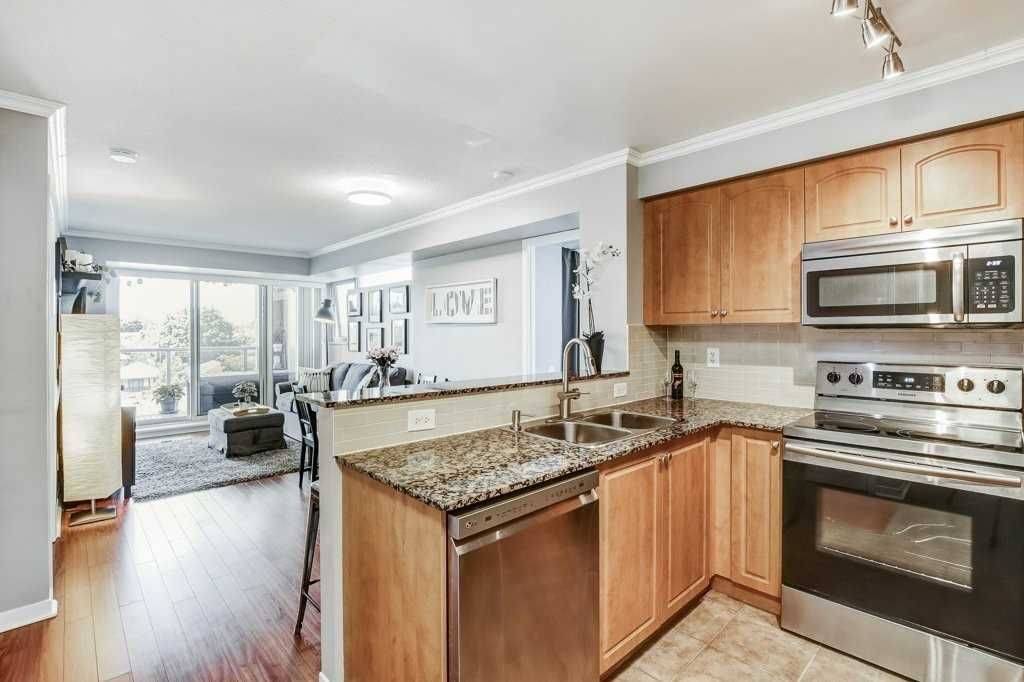 Toronto W08, ON M8Z 0A7,1040 The Queensway ST #409