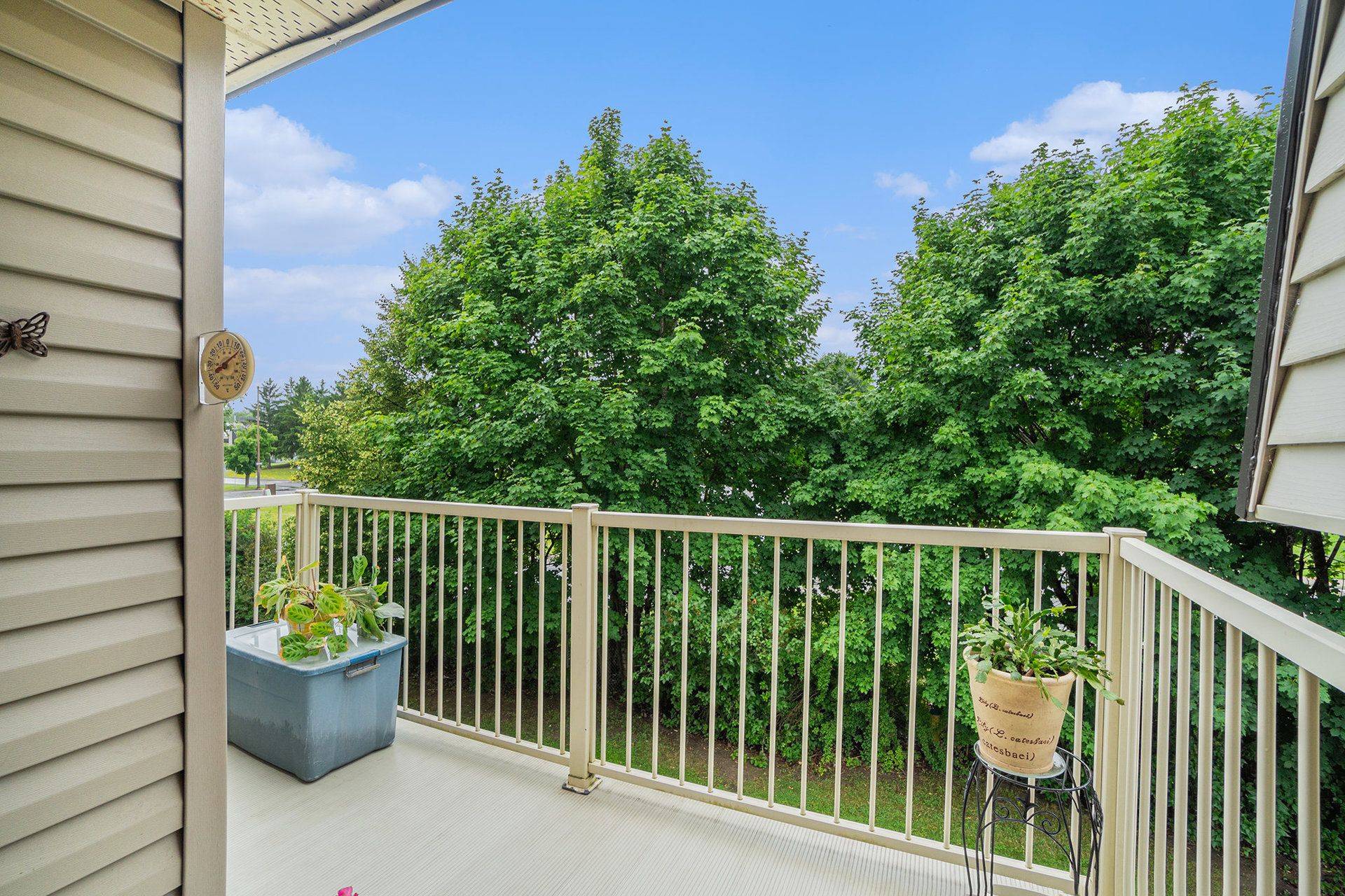 Barrhaven, ON K2J 2K4,6 Sweetbriar CIR #7