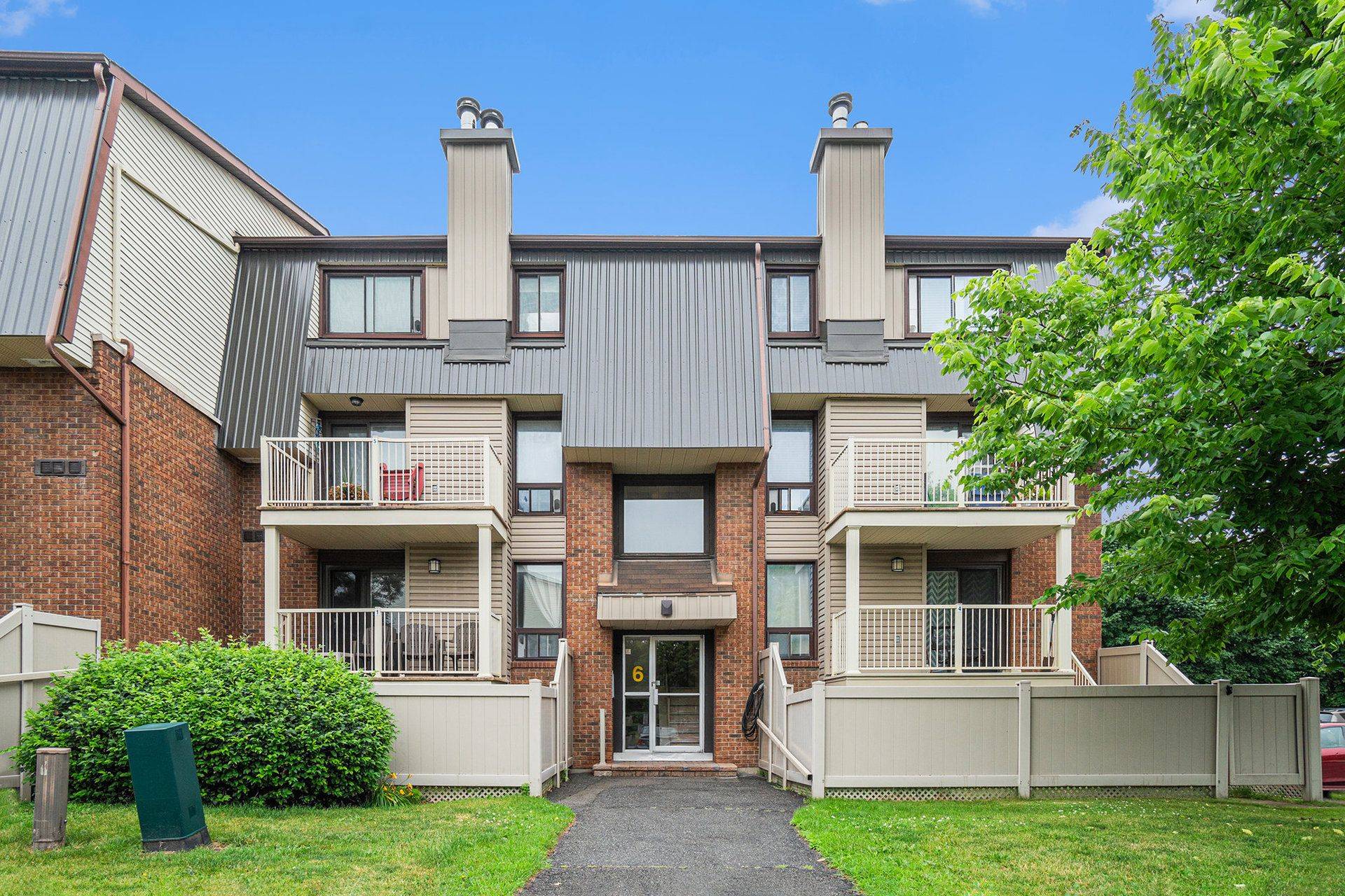 6 Sweetbriar CIR #7, Barrhaven, ON K2J 2K4