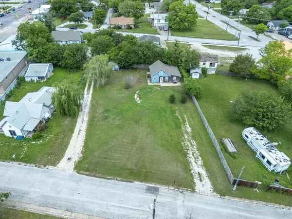Bowie, TX 76230,206 Taylor Street