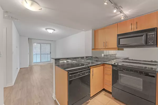 Toronto C09, ON M4W 3Y2,300 Bloor ST E #812