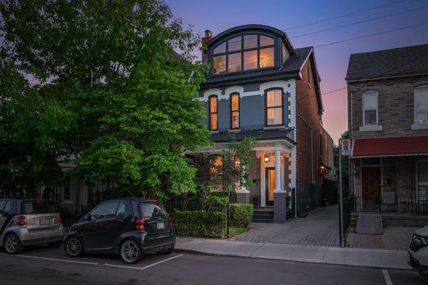 82 Bellevue AVE, Toronto C01, ON M5T 2N7