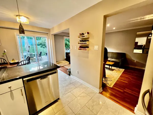 Mississauga, ON L5H 4A7,845 Sweetwater CRES
