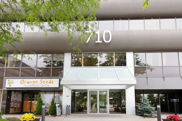 710 Dorval DR #209, Oakville, ON L6K 3V7