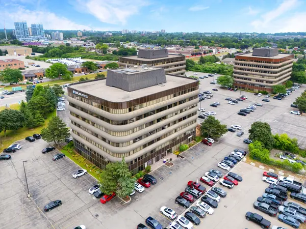 710 Dorval DR #209, Oakville, ON L6K 3V7