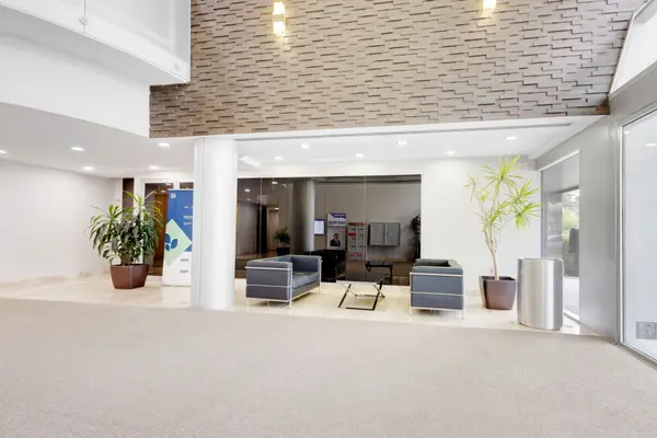 710 Dorval DR #301, Oakville, ON L6K 3V7