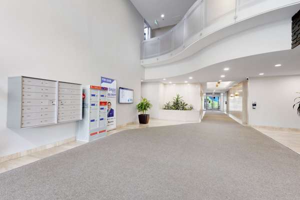 710 Dorval DR #401, Oakville, ON L6K 3V7