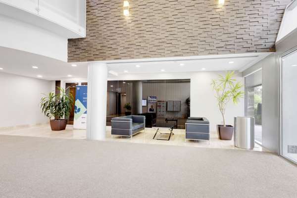 710 Dorval DR #401, Oakville, ON L6K 3V7