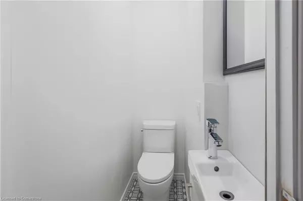 Hamilton, ON L8L 7S2,242 Balmoral AVE N