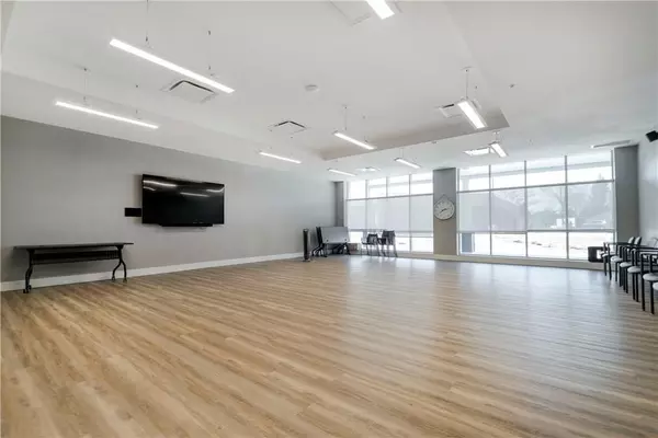Hamilton, ON L9B 1T8,27 Szollosy CIR