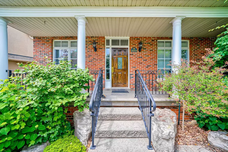 2273 Woodfield RD, Oakville, ON L6H 6Y8