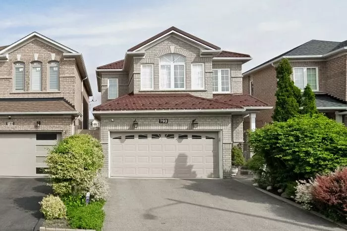 792 Ledbury CRES, Mississauga, ON L5V 2R1