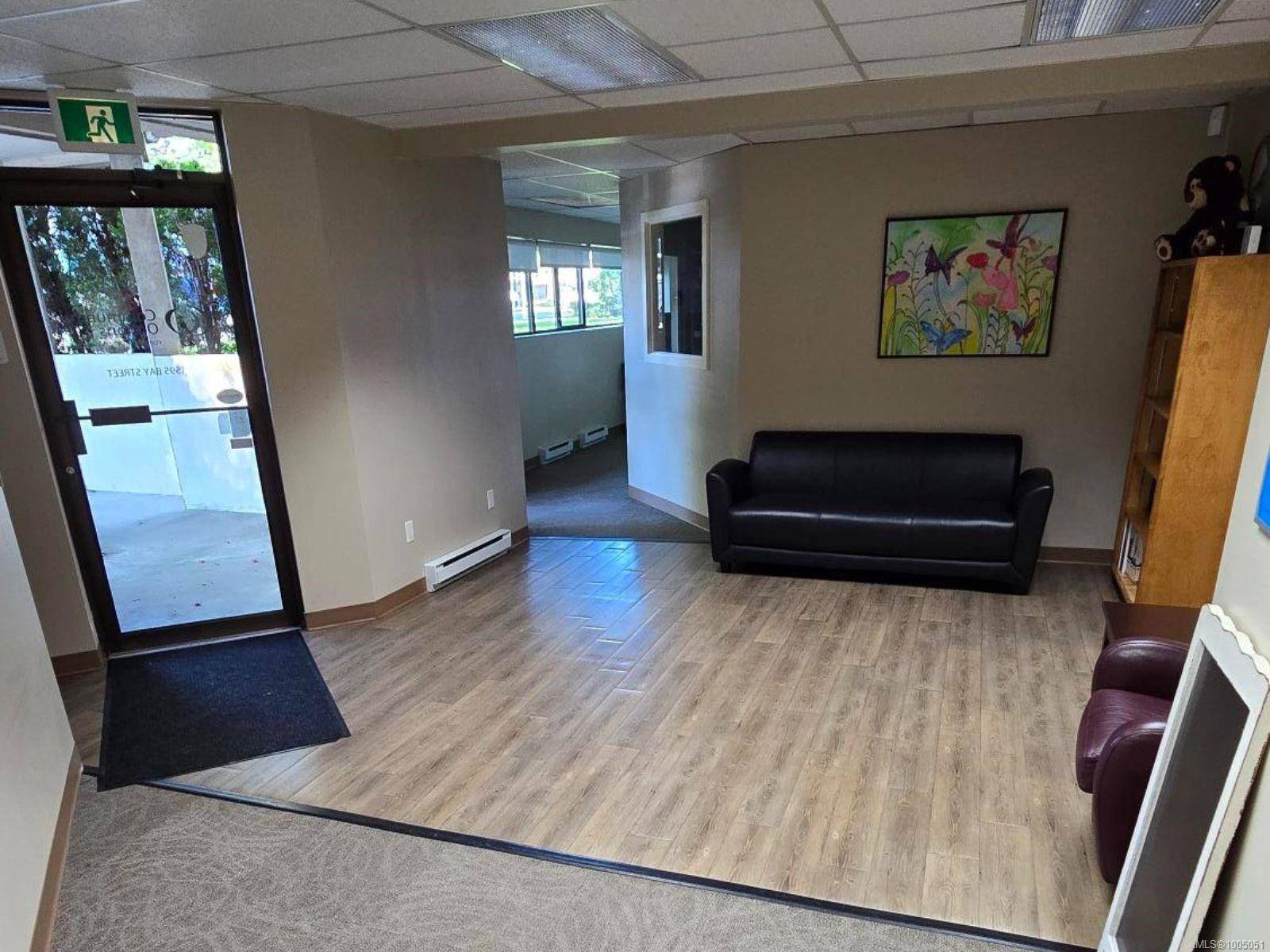 Victoria, BC V8R 2B5,1595 Bay St #1