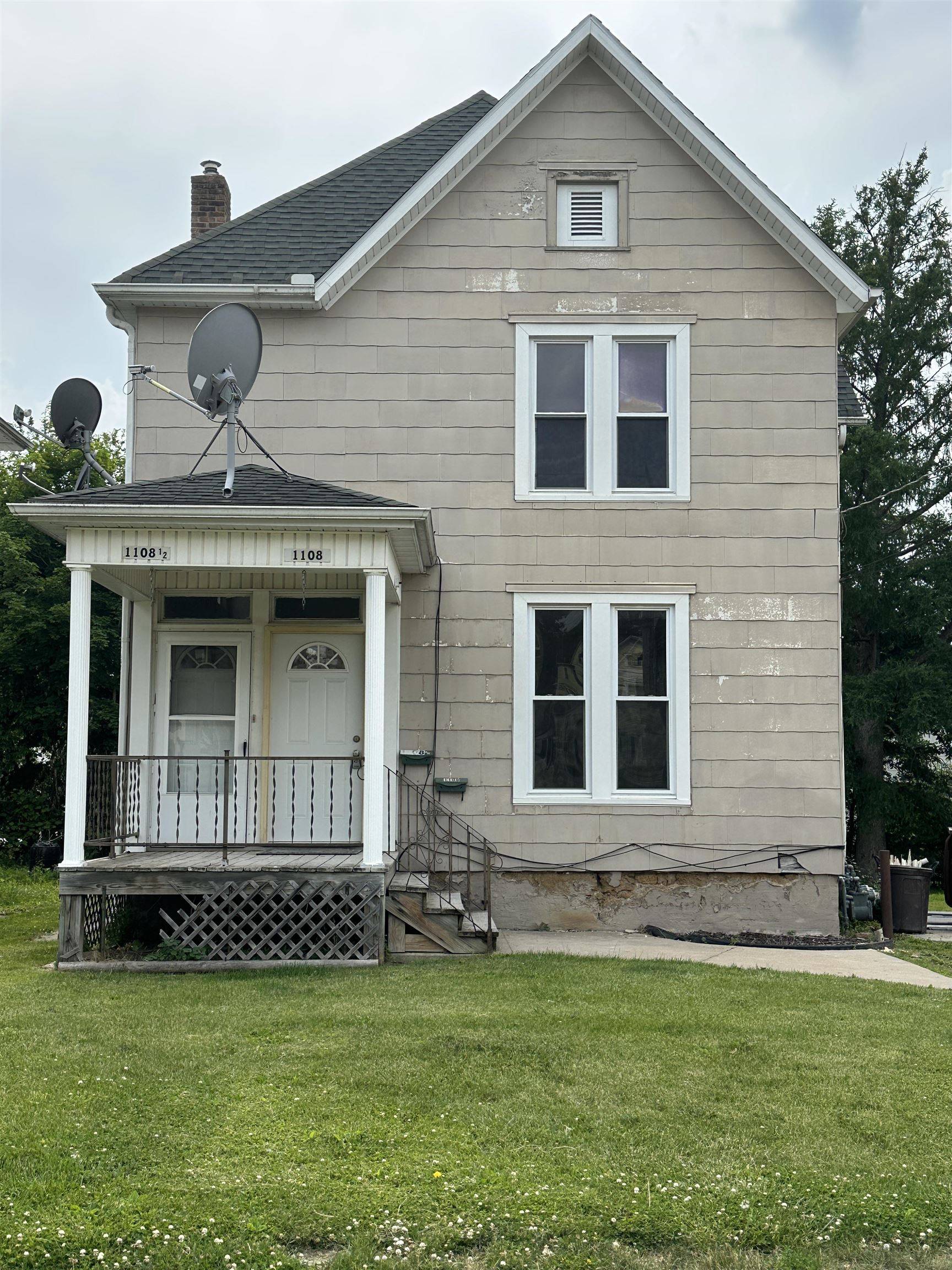1108 S Carroll, Freeport, IL 61032