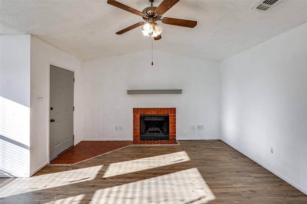 Kennedale, TX 76060,130 Oak Wood Lane