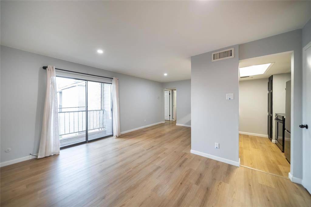 Dallas, TX 75243,9170 Forest Lane #220
