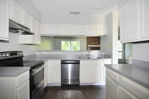 Garland, TX 75043,5502 Loving Drive #4