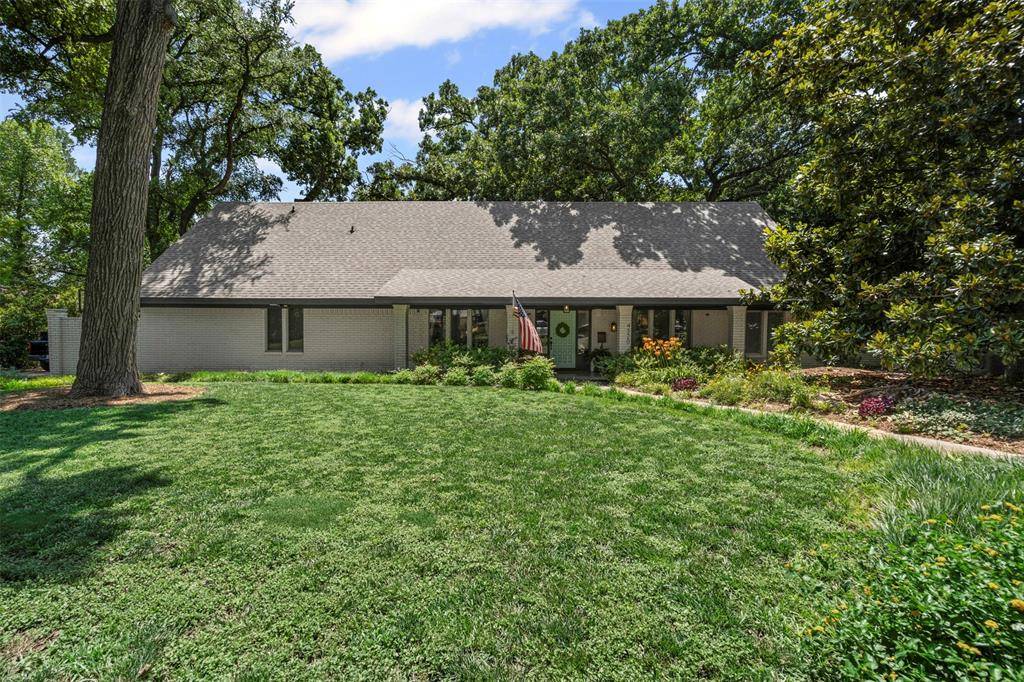 Benbrook, TX 76116,4320 Springbranch Drive