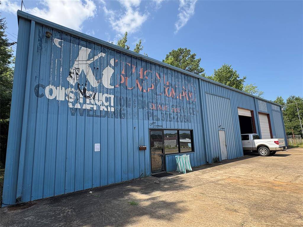 Vivian, LA 71082,214 Front Street