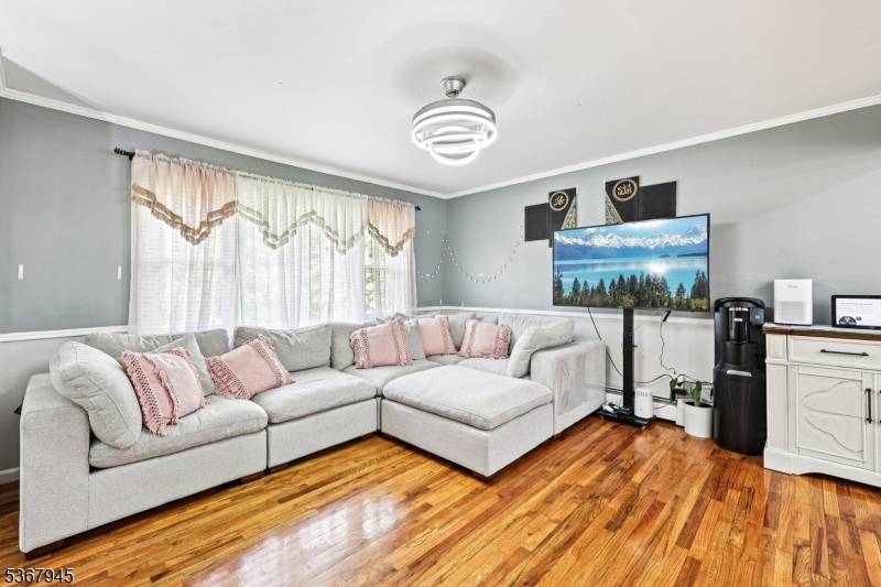 East Brunswick Twp., NJ 08816,16 Kerschner Ln