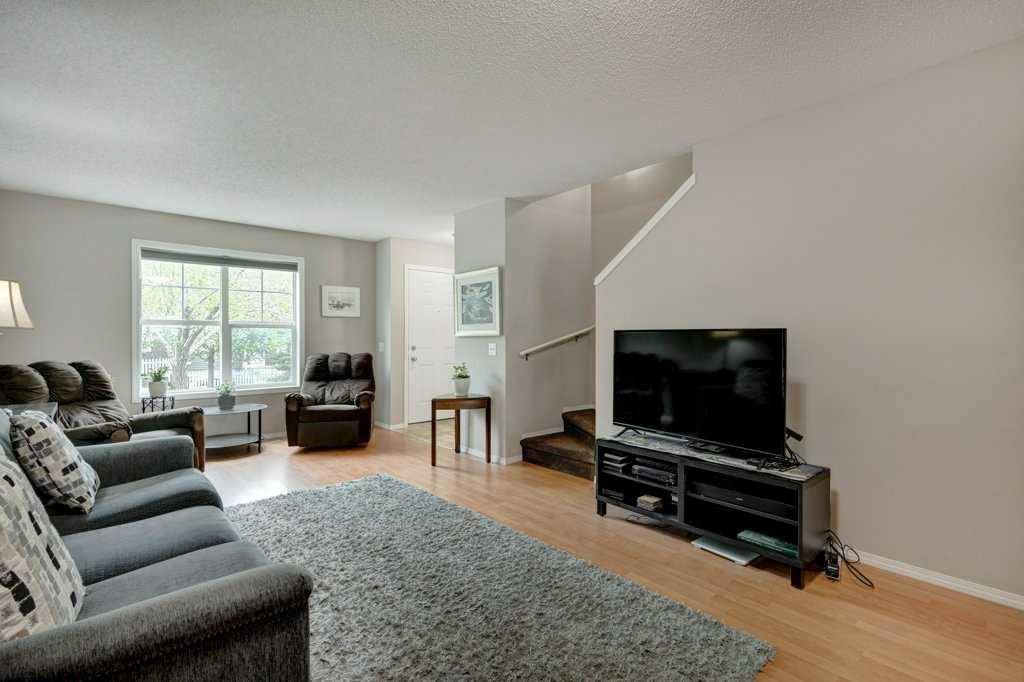 Calgary, AB T2Z 4T8,450 Elgin GDNS Southeast