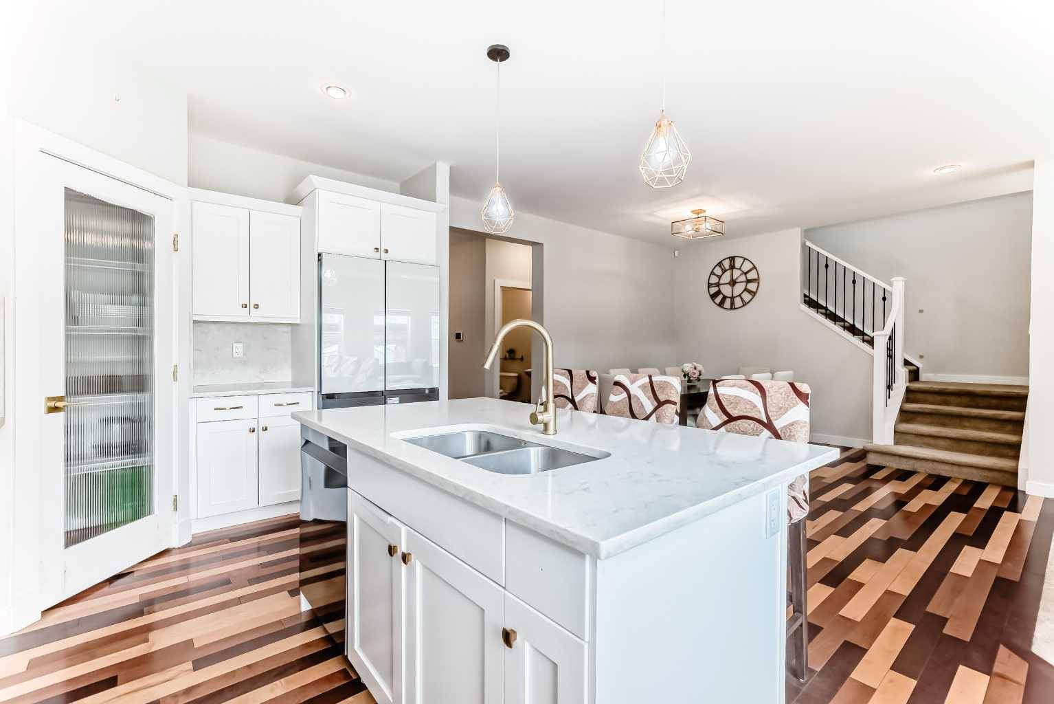 Calgary, AB T2Z0J1,210 Copperleaf Bay Southeast