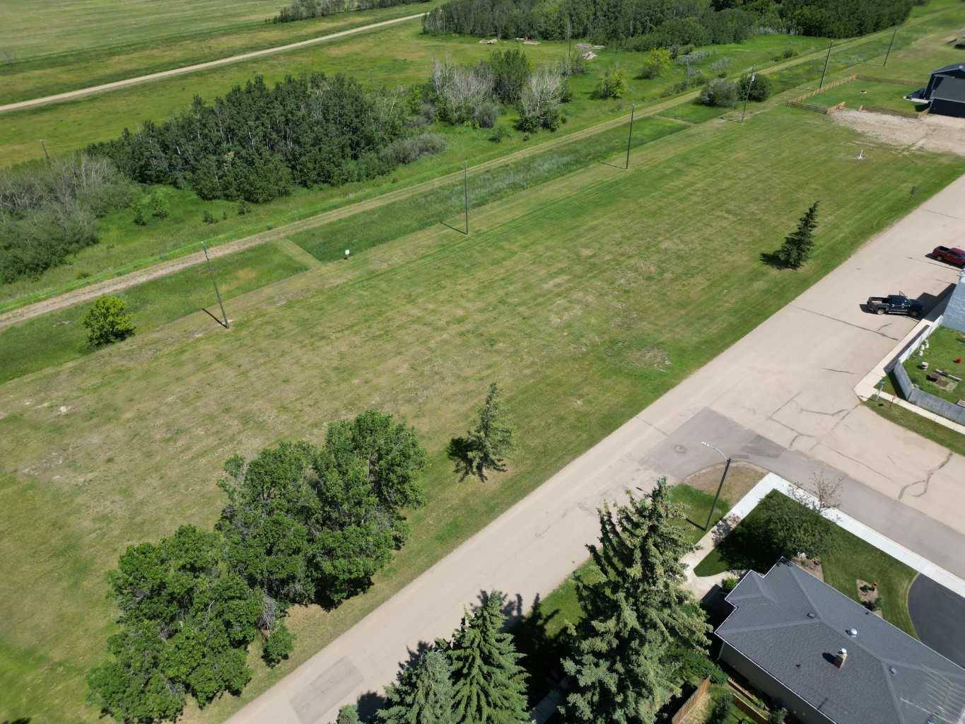 5104 50 AVE, Botha, AB T0C 0N0