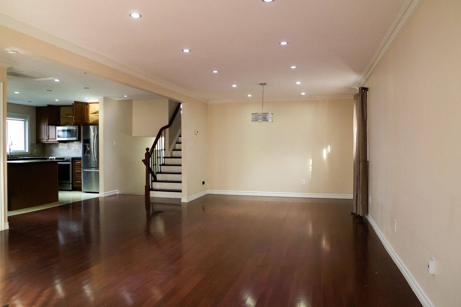 Pickering, ON L1V 3K1,1885 Rosefield RD #Main