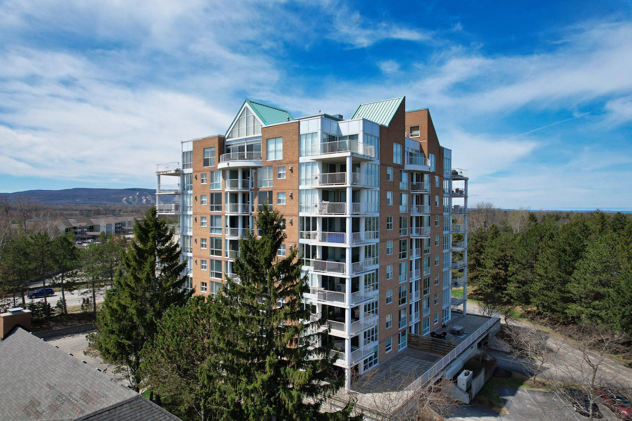 24 Ramblings WAY #305, Collingwood, ON L9Y 5S7