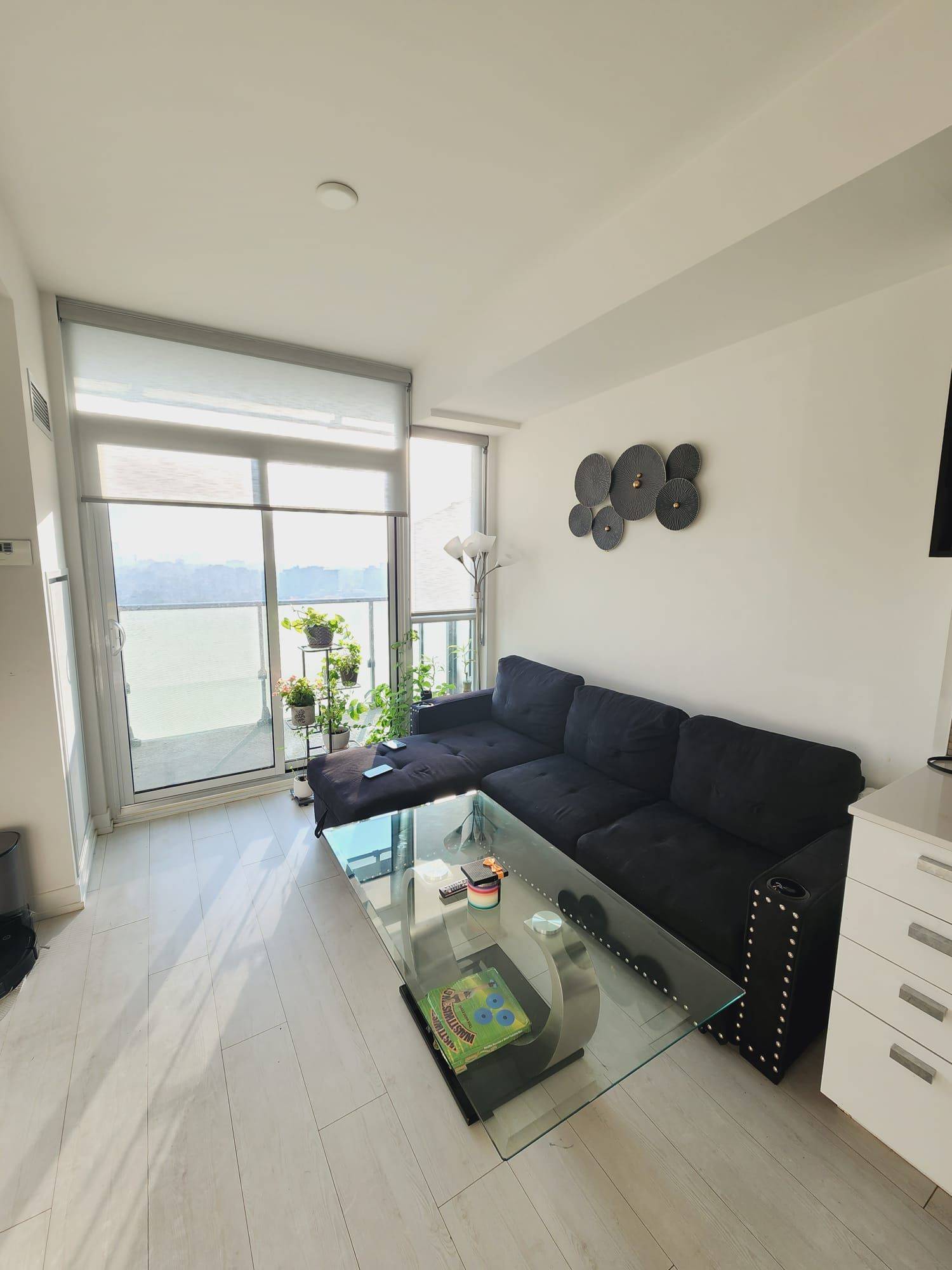 Toronto W05, ON M3J 0L6,10 De Boers DR #1209