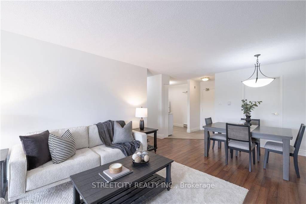 London North, ON N5X 3T8,15 Jacksway CRES #314