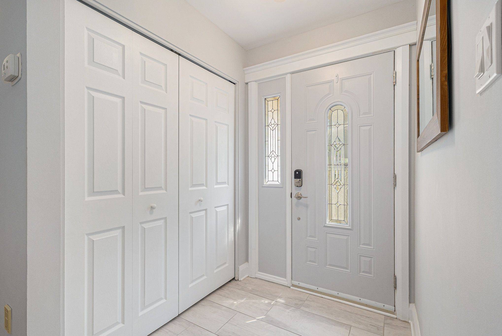 Cyrville - Carson Grove - Pineview, ON K1J 8E4,1382 Leigh CRES