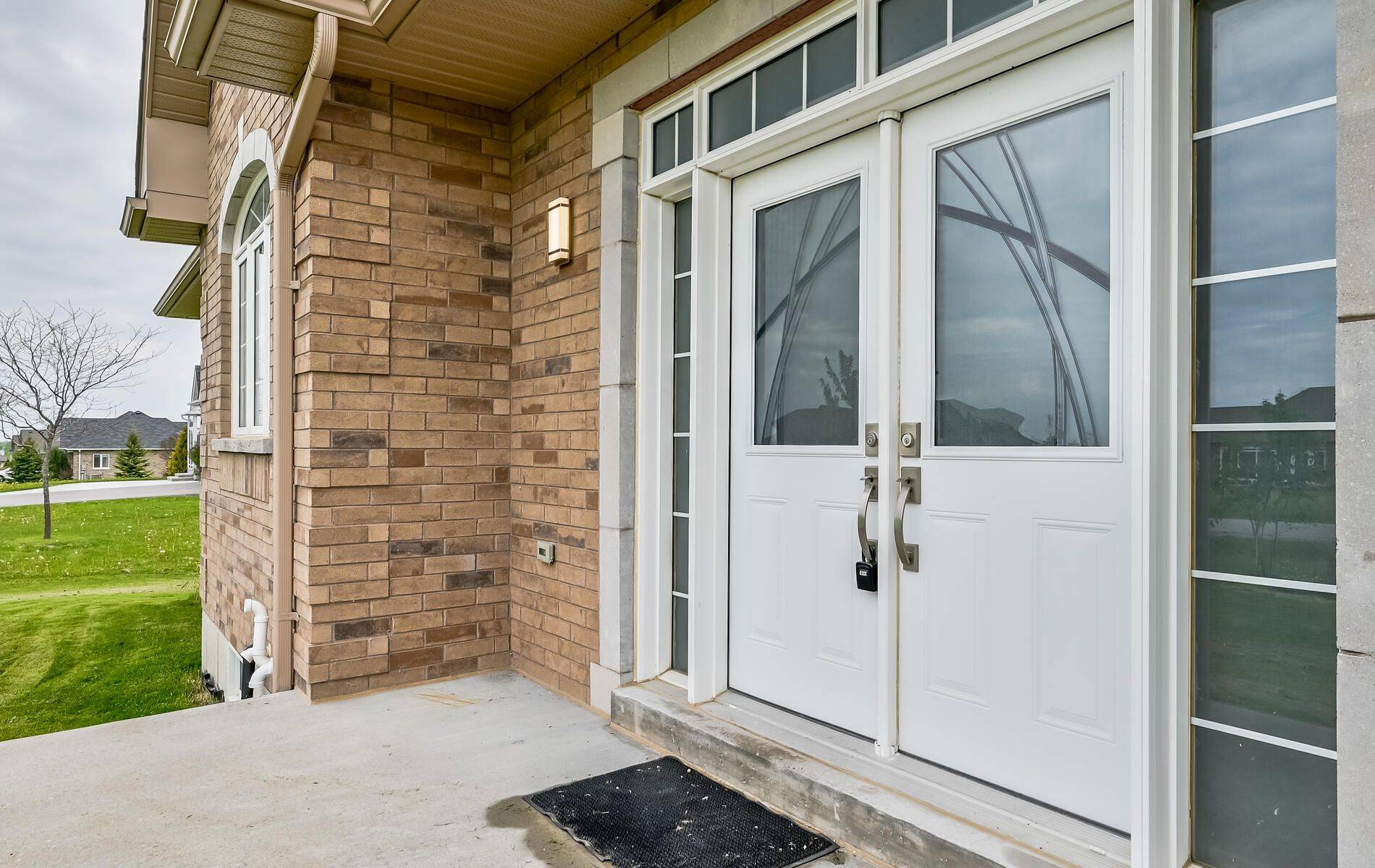 Kawartha Lakes, ON K9V 0A9,61 Songbird CRES