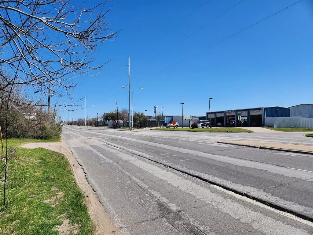 Dallas, TX 75212,3605 Singleton Boulevard