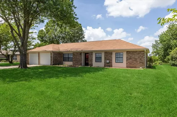 Red Oak, TX 75154,310 Pebble Creek Lane