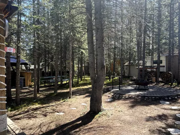 Sundre, AB T0M 1X0,200 4 AVE SW #111 & 112