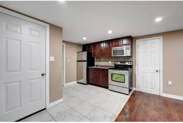 Oshawa, ON L1G 6J8,149 Riverside DR N #lower