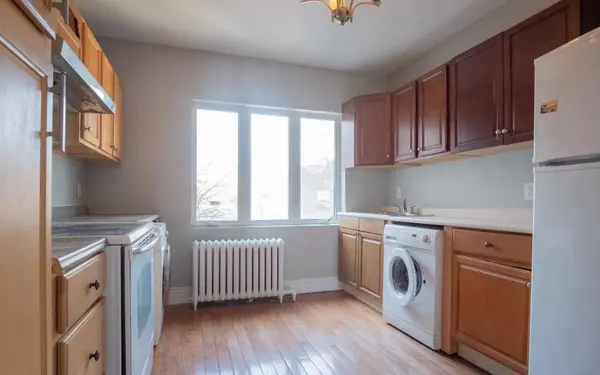 Toronto W04, ON M6E 3S8,2396 Dufferin ST #201