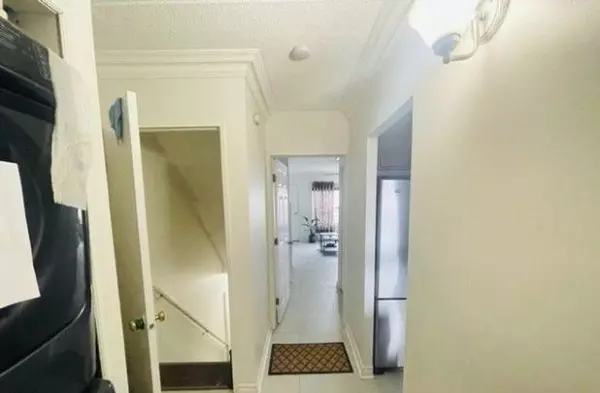 Mississauga, ON L5A 3M2,180 Mississauga Valley BLVD