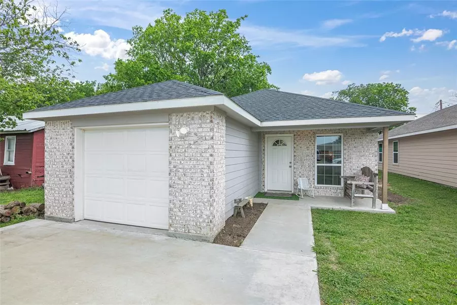 705 E South Street, Itasca, TX 76055