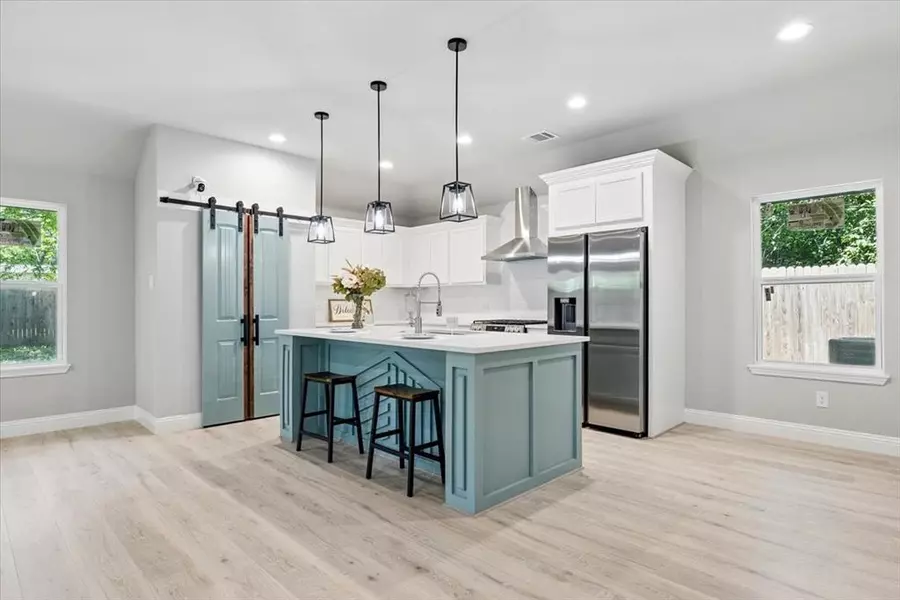 2833 W Biddison Street, Fort Worth, TX 76109