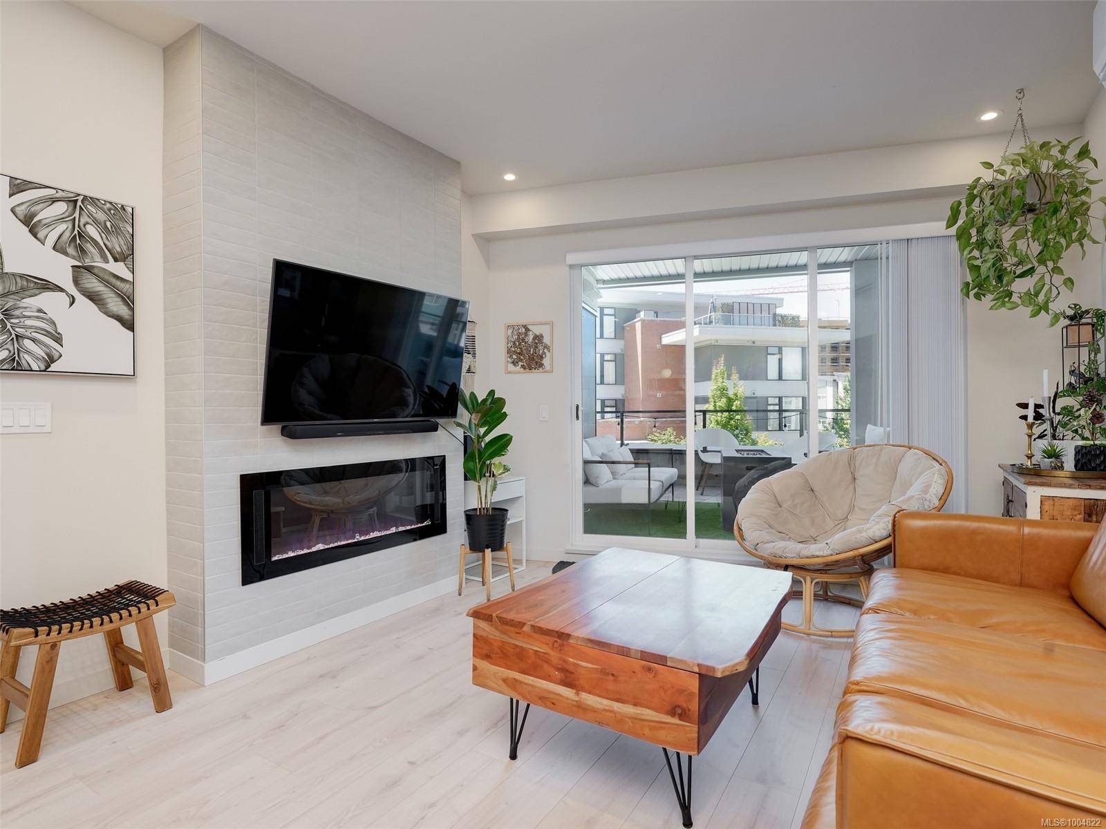 Langford, BC V9B 0Y3,947 Whirlaway Cres #208