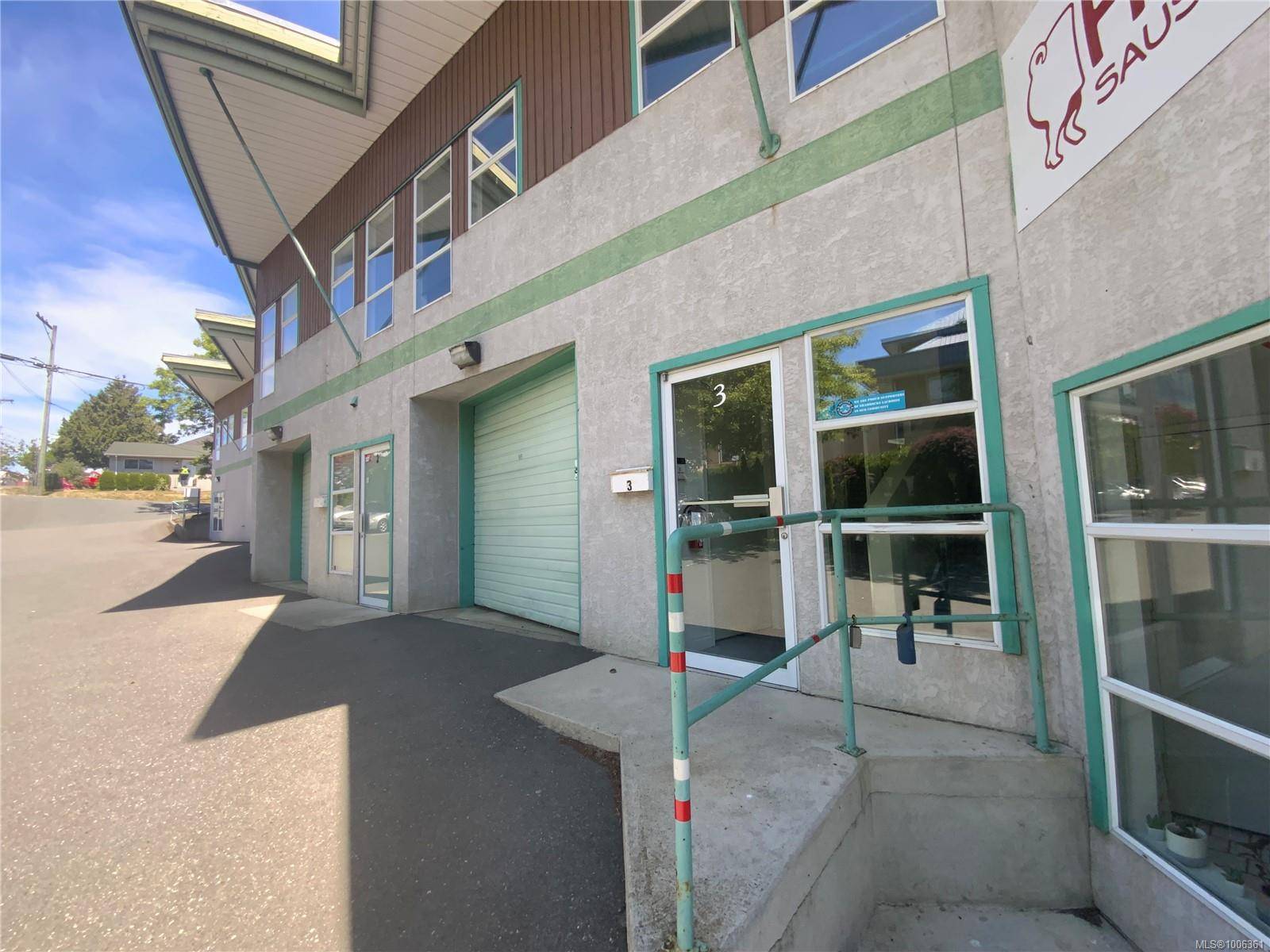 Saanich, BC V8Z 1C2,515 Dupplin Rd #3
