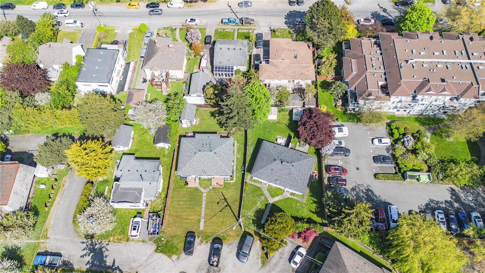 Saanich, BC V8Z 1C9,270-276 TOLCROSS Ave