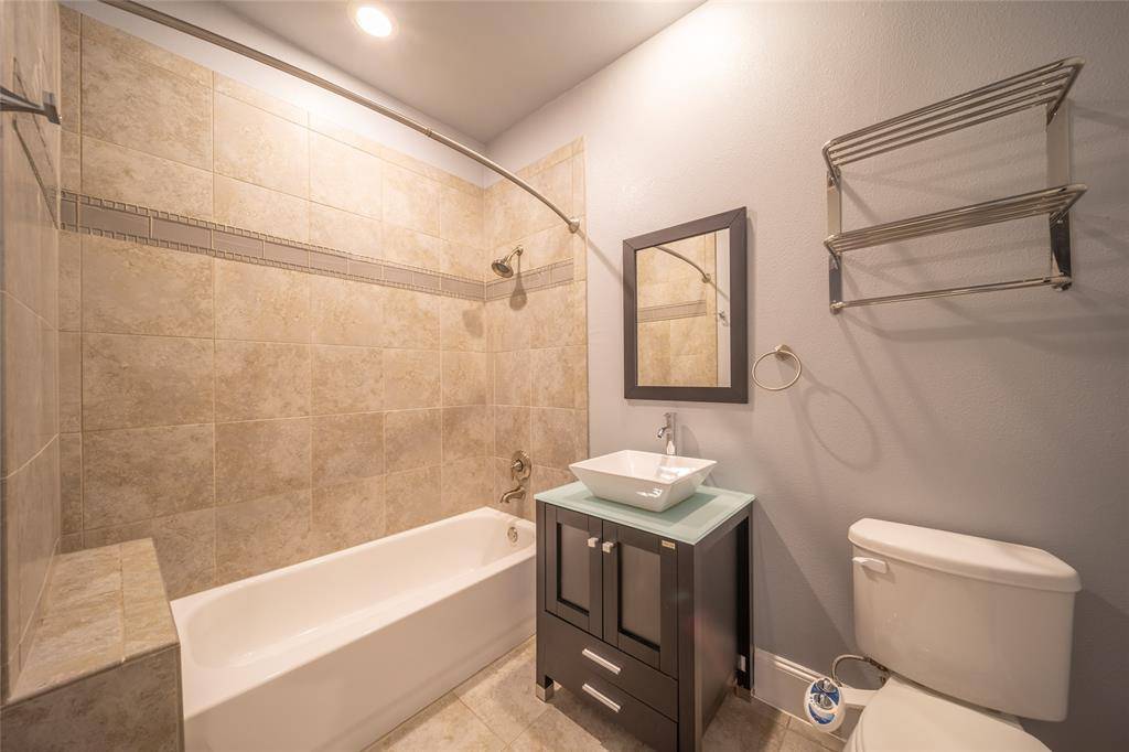 Lake Dallas, TX 75065,500 Waters Edge Drive #214